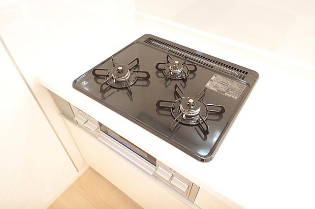 ガスコンロにはSiセンサーが組み込まれています。長時間の使用の際にセンサーが自動でストップします。