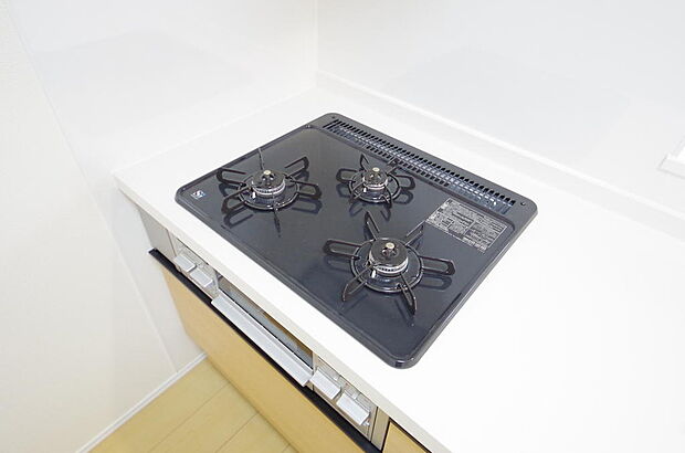 ガスコンロにはSiセンサーが組み込まれています。長時間の使用の際にセンサーが自動でストップします。