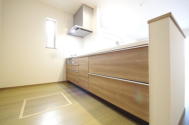 収納豊富で、日々のお料理から後片付けまで快適に、はかどるキッチンです。