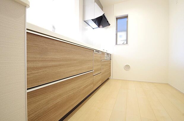 収納豊富で、日々のお料理から後片付けまで快適に、はかどるキッチンです。