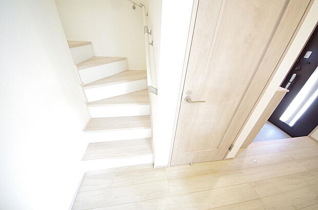 家族を心地よく迎えたり、お客様を心からお迎えしたり、おもてなしの心をもって迎え入れます。