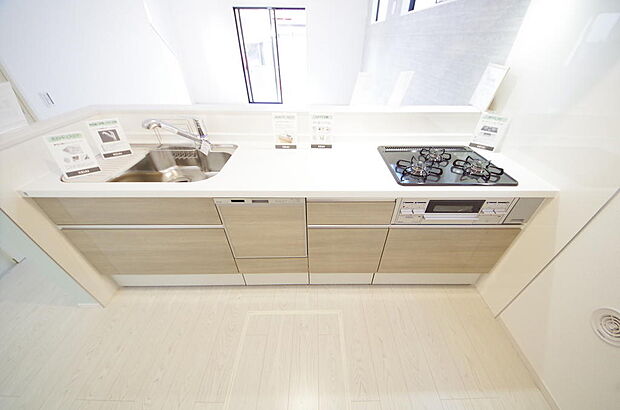 収納豊富で、日々のお料理から後片付けまで快適に、はかどるキッチンです。