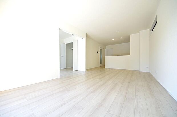 家族皆方が一番長い時間を共有するリビング　ダイニング。快適な空間としてご利用いただけます。