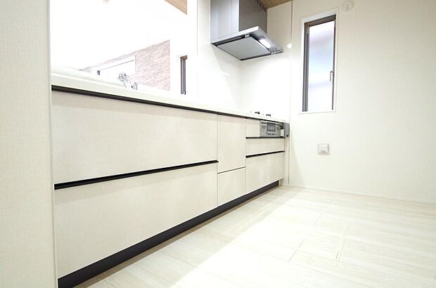 収納豊富で、日々のお料理から後片付けまで快適に、はかどるキッチンです。