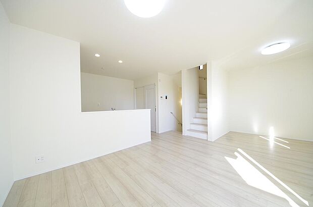 家族皆方が一番長い時間を共有するリビング　ダイニング。快適な空間としてご利用いただけます。