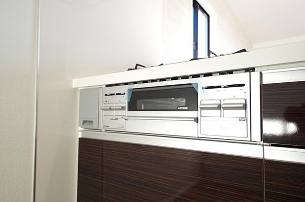 小さなお子様がいたずら出来ないようにロックがかかるようになっています。これなら奥様も安心です