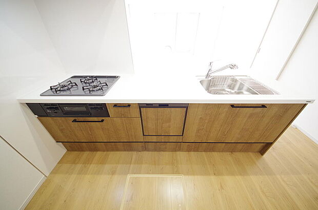 収納豊富で、日々のお料理から後片付けまで快適に、はかどるキッチンです。