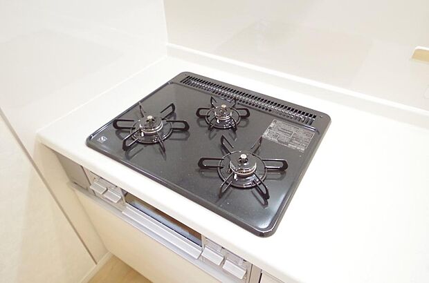 ガスコンロにはＳｉセンサーが組み込まれています。長時間の使用の際にセンサーが自動でストップします。