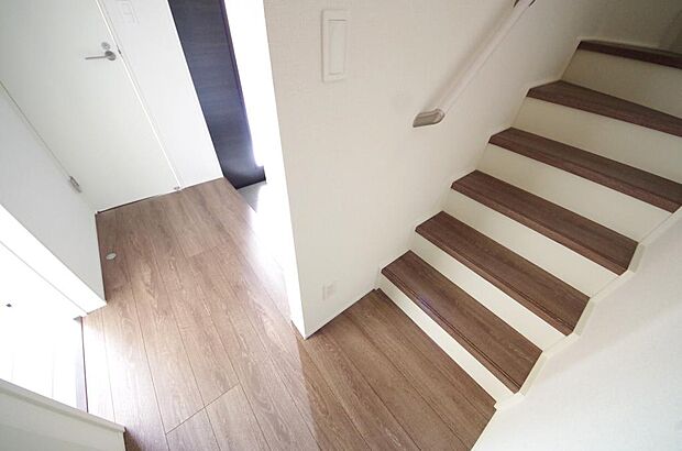 家族を心地よく迎えたり、お客様を心からお迎えしたり、おもてなしの心をもって迎え入れます。