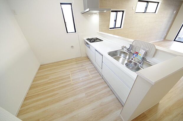 収納豊富で、日々のお料理から後片付けまで快適に、はかどるキッチンです。