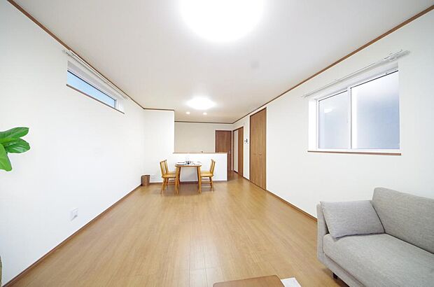 家族皆方が一番長い時間を共有するリビング　ダイニング。快適な空間としてご利用いただけます。