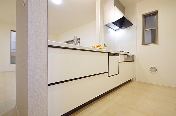 収納豊富で、日々のお料理から後片付けまで快適に、はかどるキッチンです。