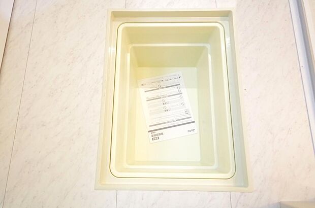 シャンプー リンス 洗剤 柔軟剤等のストックに便利です。空間を有効に利用した収納です。