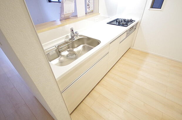 収納豊富で、日々のお料理から後片付けまで快適に、はかどるキッチンです。