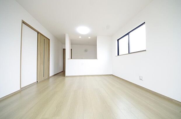 家族皆方が一番長い時間を共有するリビング　ダイニング。快適な空間としてご利用いただけます。