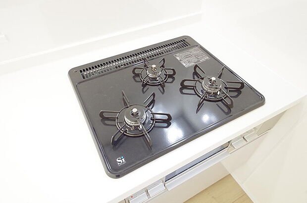 ガスコンロにはSiセンサーが組み込まれています。長時間の使用の際にセンサーが自動でストップします。