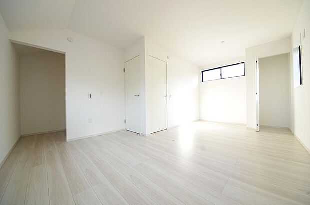 プライベートスペースである居室はより安らげ、ご満足いただける空間となります。