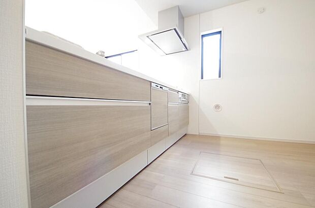 キッチンには耐久性が高く、お手入れも簡単で人工大理石トップを採用して、キッチンを優雅に演出しました。