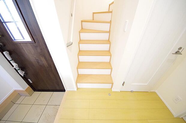 家族を心地よく迎えたり、お客様を心からお迎えしたり、おもてなしの心をもって迎え入れます。