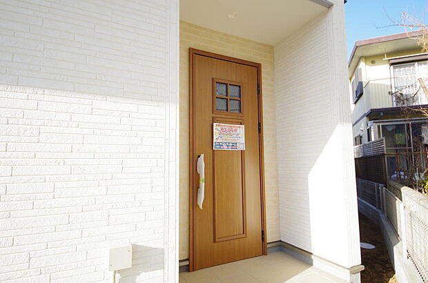 家族を心地よく迎えたり、お客様を心からお迎えしたり、おもてなしの心をもって迎え入れます。