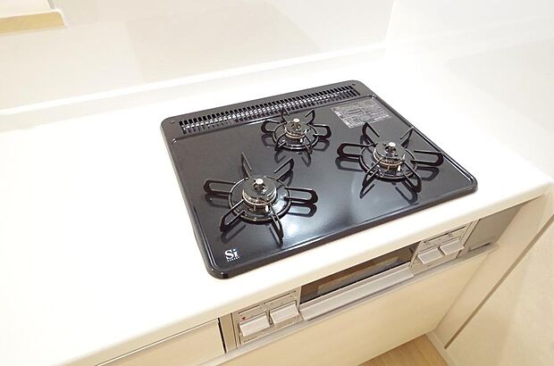 ガスコンロにはSiセンサーが組み込まれています。長時間の使用の際にセンサーが自動でストップします。