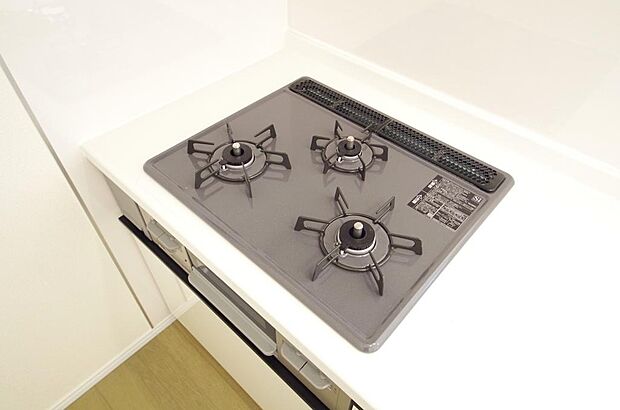 ガスコンロにはSiセンサーが組み込まれています。長時間の使用の際にセンサーが自動でストップします。