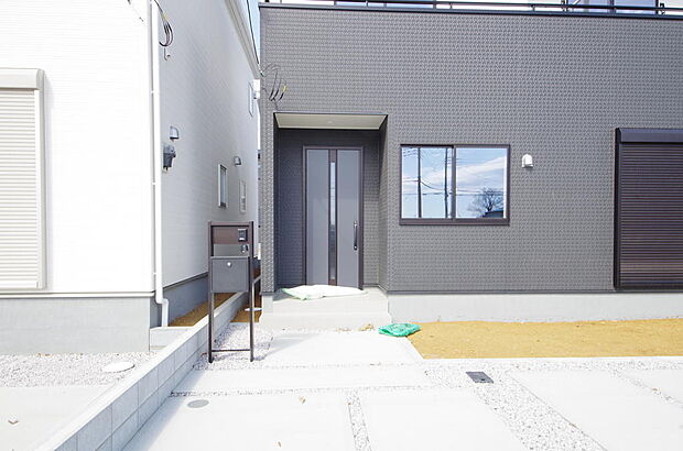 家族を心地よく迎えたり、お客様を心からお迎えしたり、おもてなしの心をもって迎え入れます。