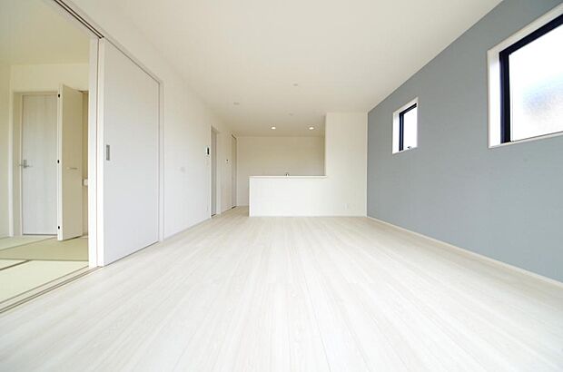 家族皆方が一番長い時間を共有するリビング ダイニング。快適な空間としてご利用いただけます。