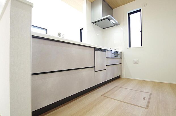 収納豊富で、日々のお料理から後片付けまで快適に、はかどるキッチンです。