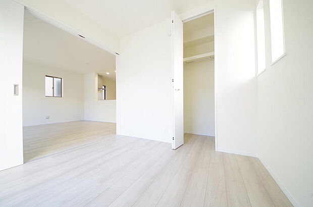 プライベートスペースである居室はより安らげ、ご満足いただける空間となります。