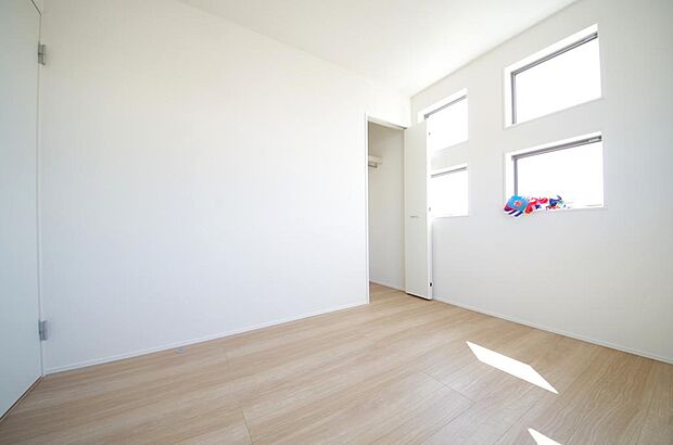 プライベートスペースである居室はより安らげ、ご満足いただける空間となります。