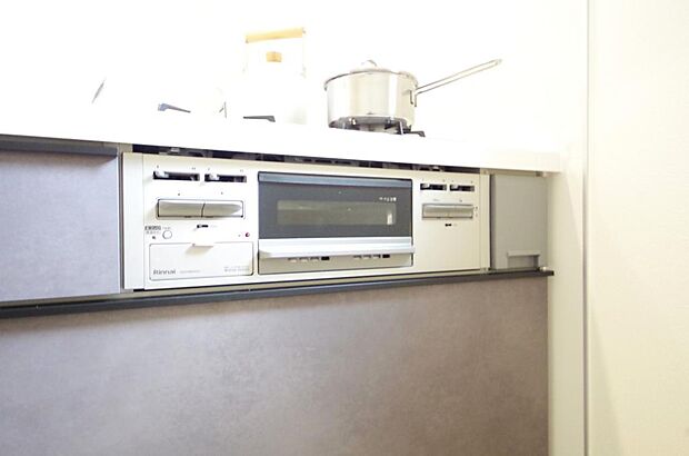 小さなお子様がいたずら出来ないようにロックがかかるようになっています。これなら奥様も安心です。