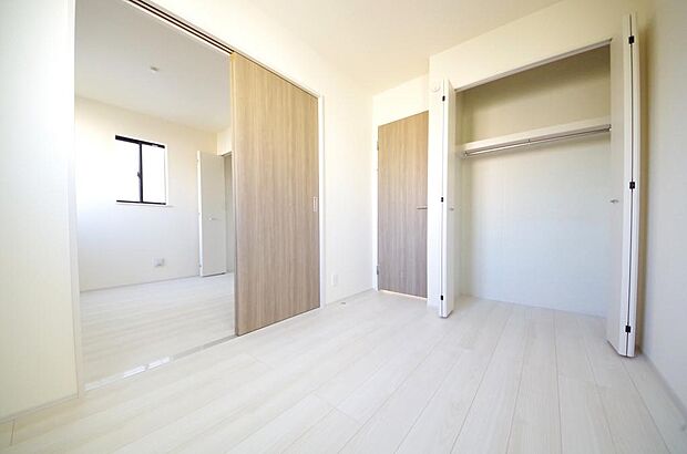 プライベートスペースである居室はより安らげ、ご満足いただける空間となります。