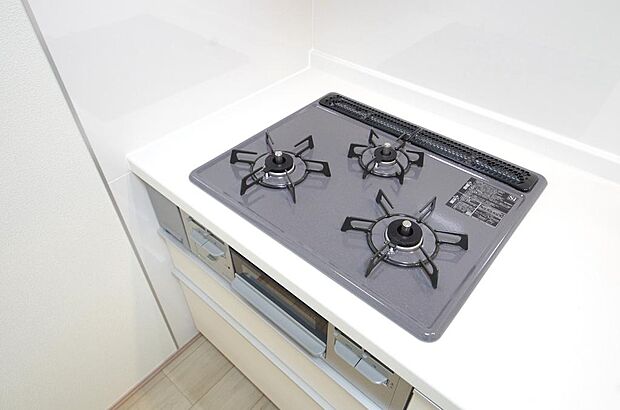 ガスコンロにはSiセンサーが組み込まれています。長時間の使用の際にセンサーが自動でストップします。