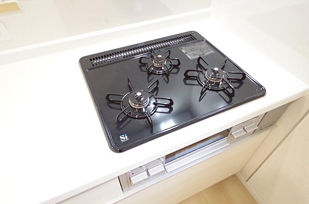 ガスコンロにはSiセンサーが組み込まれています。長時間の使用の際にセンサーが自動でストップします。