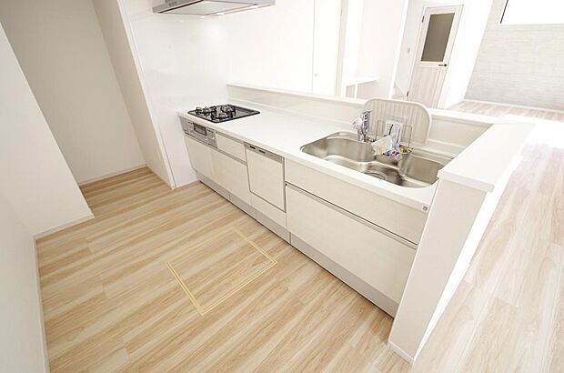 収納豊富で、日々のお料理から後片付けまで快適に、はかどるキッチンです。