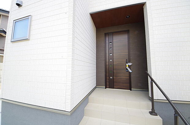 家族を心地よく迎えたり、お客様を心からお迎えしたり、おもてなしの心をもって迎え入れます。