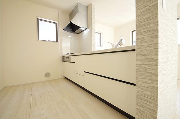 収納豊富で、日々のお料理から後片付けまで快適に、はかどるキッチンです。