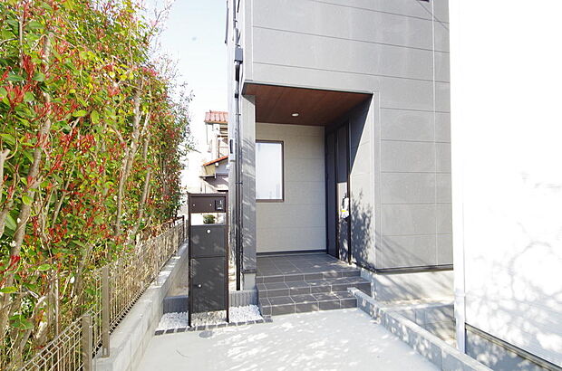 家族を心地よく迎えたり、お客様を心からお迎えしたり、おもてなしの心をもって迎え入れます。