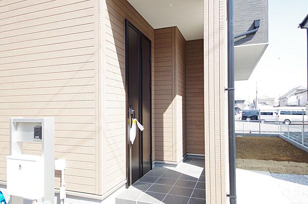 家族を心地よく迎えたり、お客様を心からお迎えしたり、おもてなしの心をもって迎え入れます。