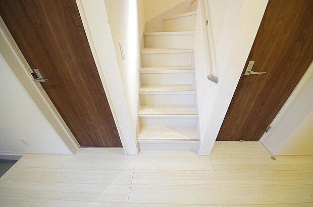 家族を心地よく迎えたり、お客様を心からお迎えしたり、おもてなしの心をもって迎え入れます。