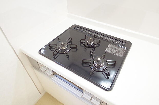 ガスコンロにはSiセンサーが組み込まれています。長時間の使用の際にセンサーが自動でストップします。