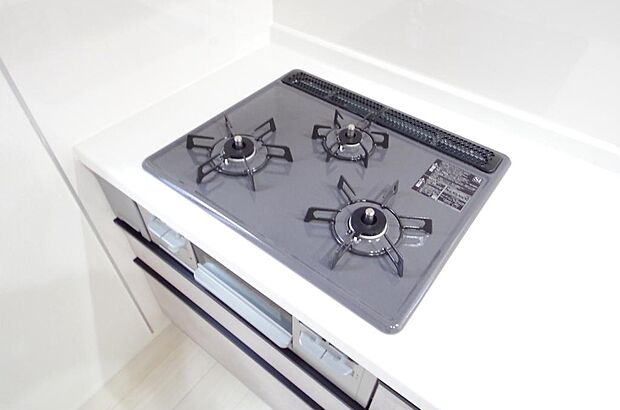 ガスコンロにはSiセンサーが組み込まれています。長時間の使用の際にセンサーが自動でストップします。