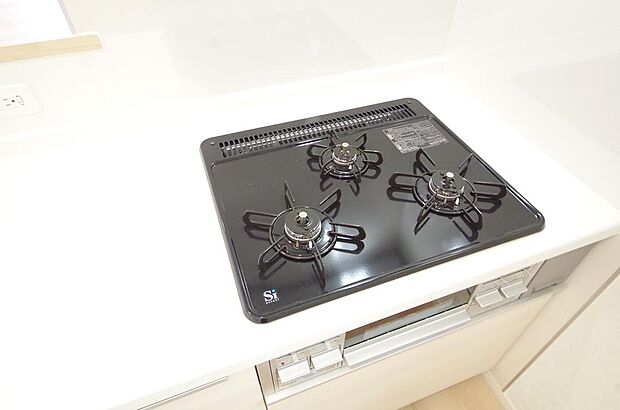 ガスコンロにはSiセンサーが組み込まれています。長時間の使用の際にセンサーが自動でストップします。