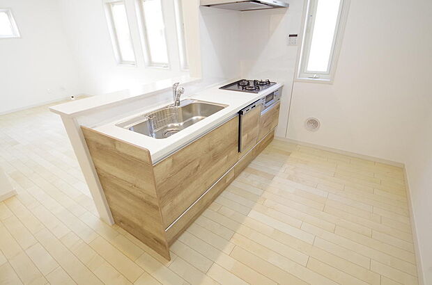 収納豊富で、日々のお料理から後片付けまで快適に、はかどるキッチンです。