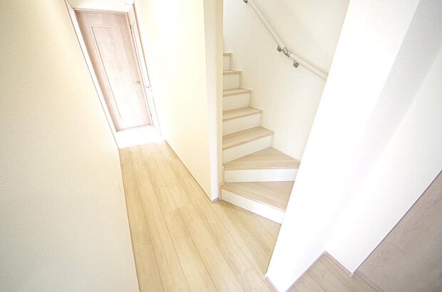 家族を心地よく迎えたり、お客様を心からお迎えしたり、おもてなしの心をもって迎え入れます。