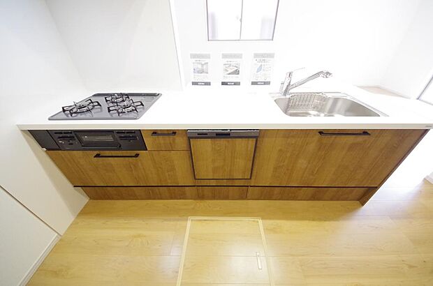 収納豊富で、日々のお料理から後片付けまで快適に、はかどるキッチンです。