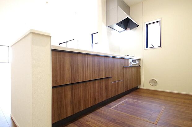 収納豊富で、日々のお料理から後片付けまで快適に、はかどるキッチンです。