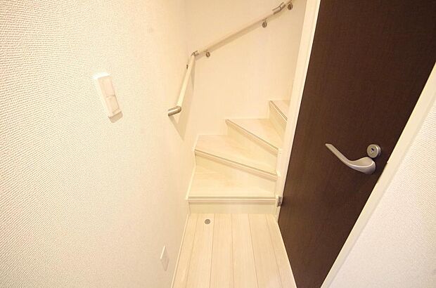 家族を心地よく迎えたり、お客様を心からお迎えしたり、おもてなしの心をもって迎え入れます。
