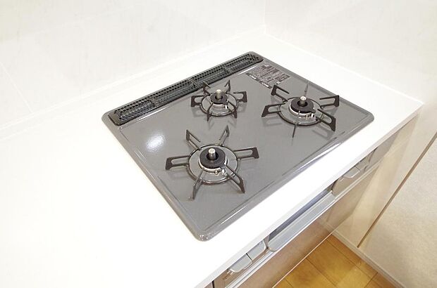 ガスコンロにはSiセンサーが組み込まれています。長時間の使用の際にセンサーが自動でストップします。